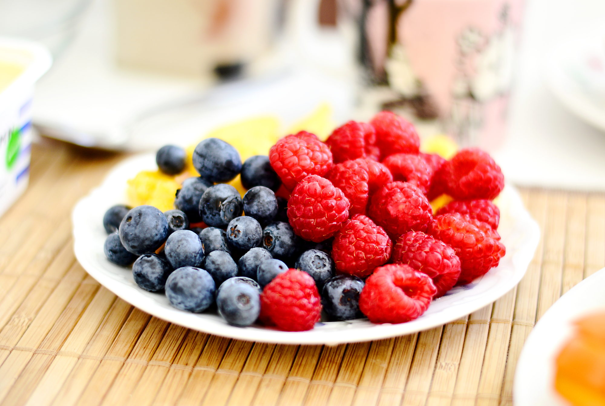 The Way You Eat Fruit Matters For Your Teeth
